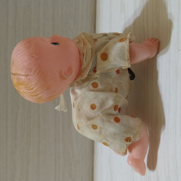 Vintage 1940's Wind Up Crawling Baby Mechanical Doll With Permanent Key - Picture 2 of 5